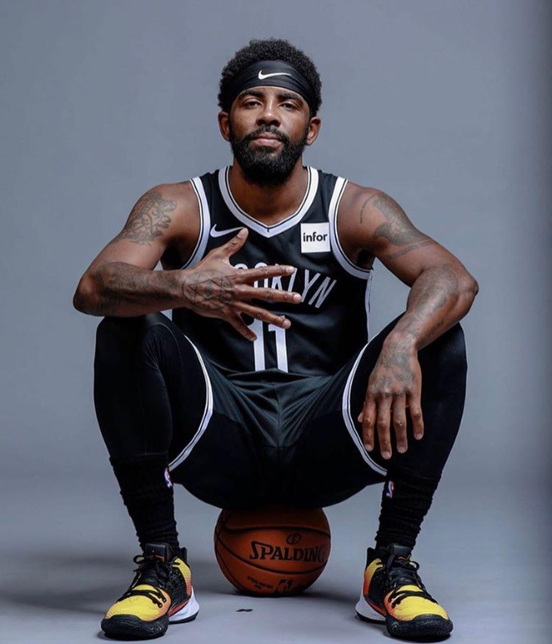 与亚足联报 与亚足联报