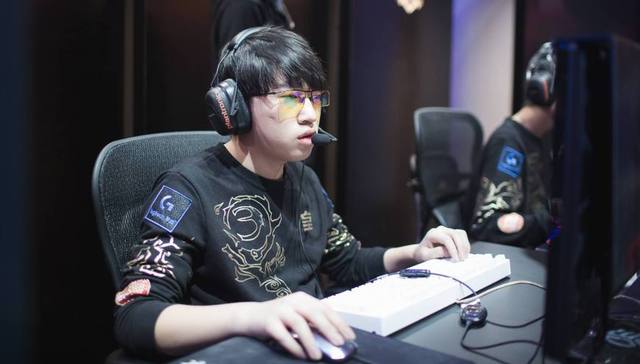 而非防守犯 而非防守犯